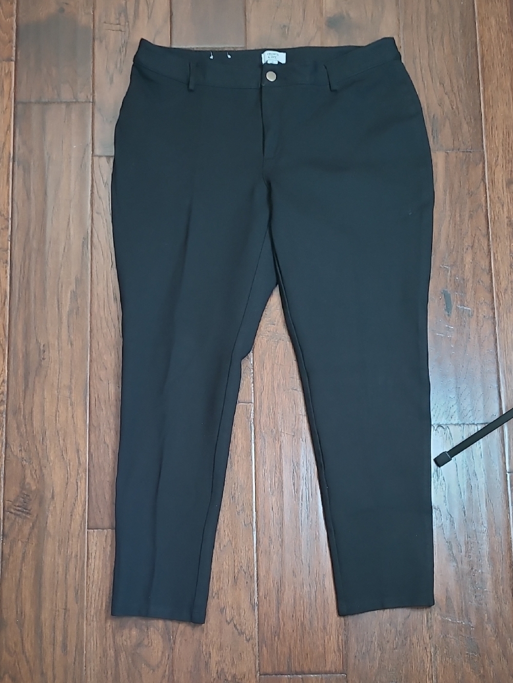 Crown & Ivy Black Ankle Pants/Jeggings with Faux Pockets on the front size 14
